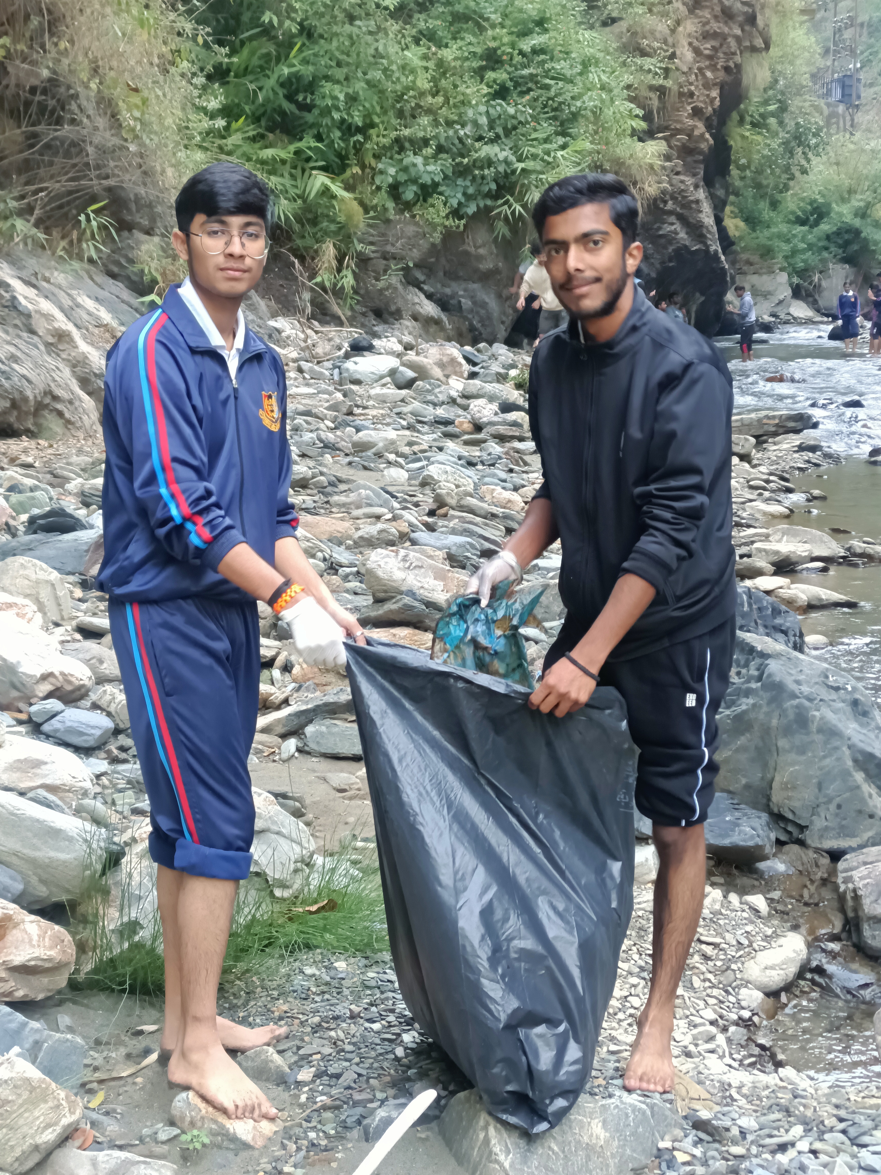 29-10-2023: A campaign to clean the water bodies near Ghambheshwar Temple