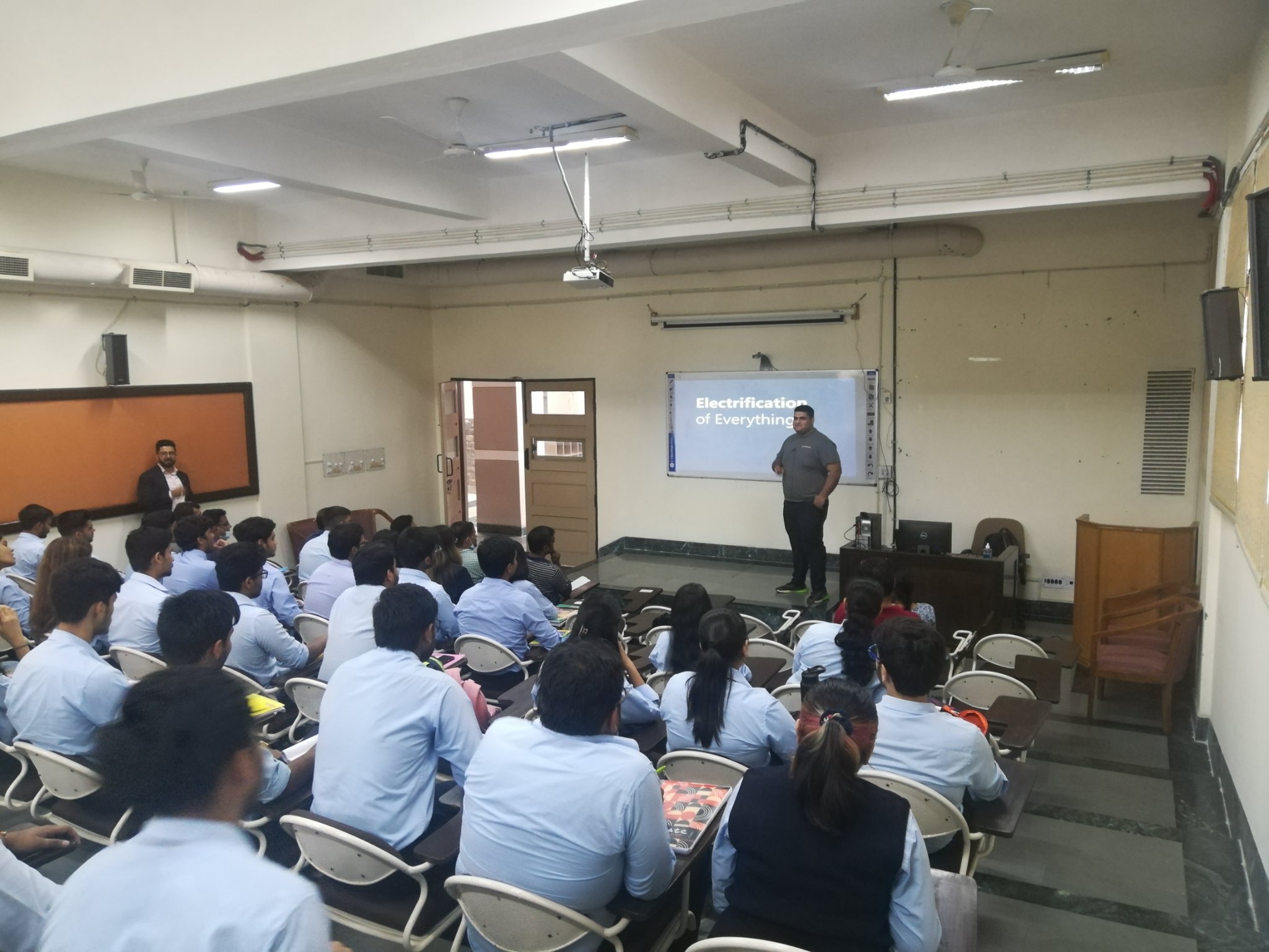 Dr. Dhruv Chandel, an expert from Mathworks gave a lecture on “MATLAB and its Industrial Applications” on 23rd Aug 2022.