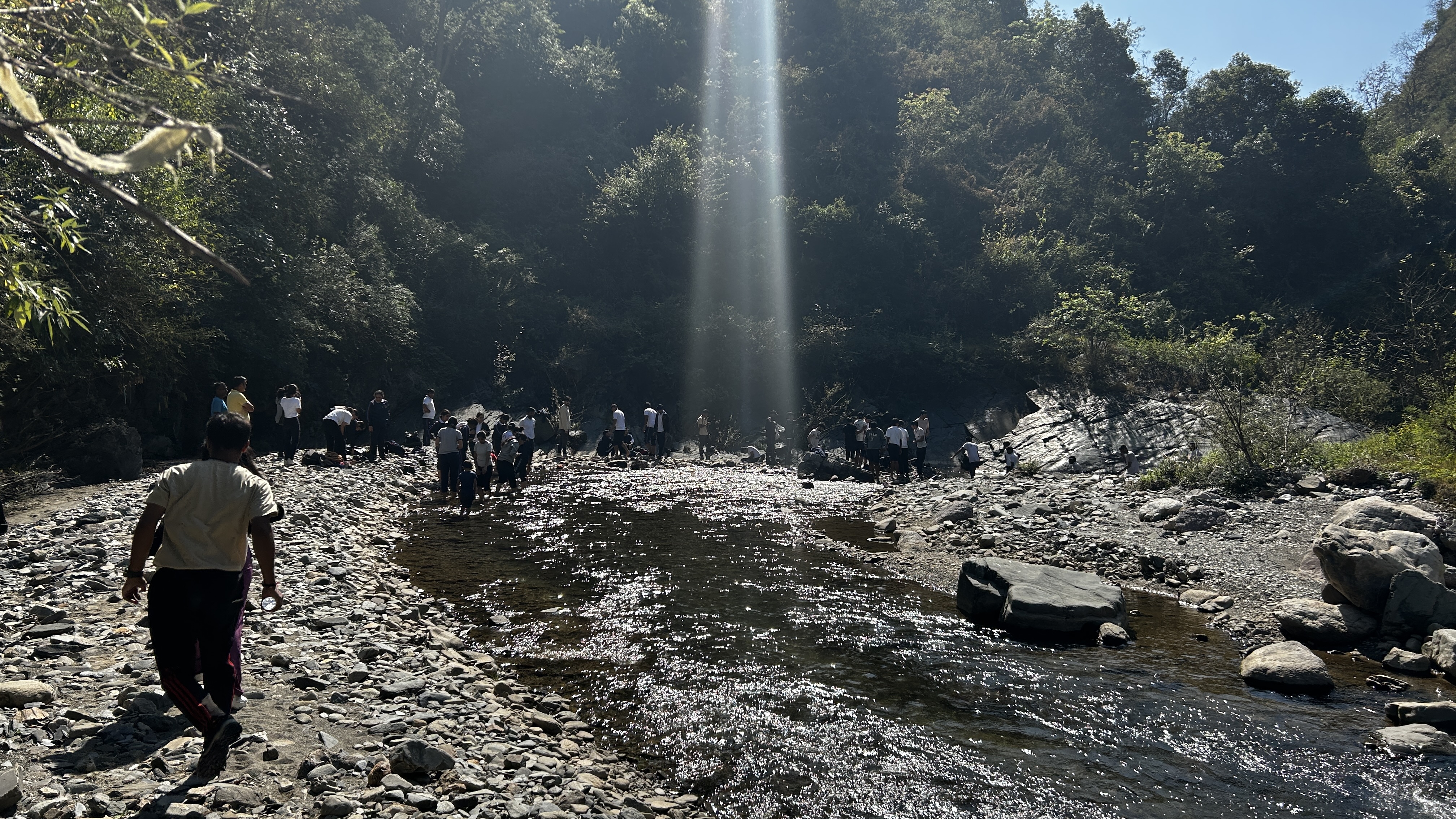 29-10-2023: A campaign to clean the water bodies near Ghambheshwar Temple